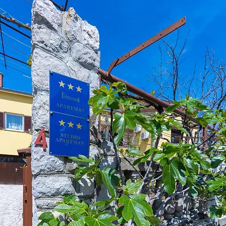 Medena, Apartman *