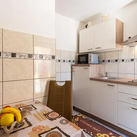 Medena, Apartman *