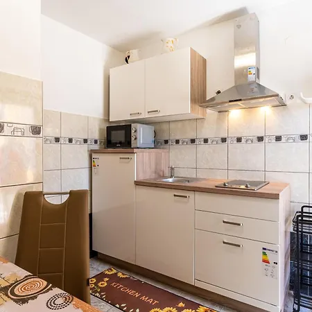 Medena, Apartman *