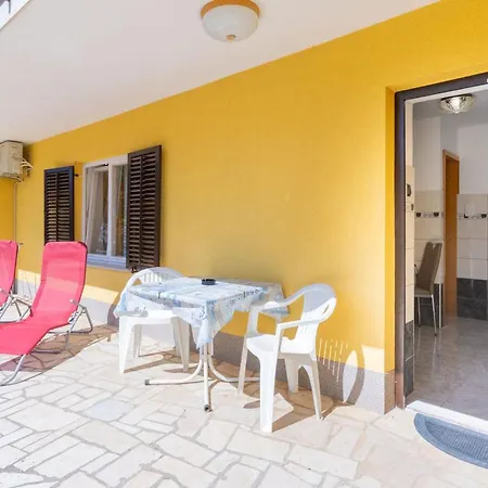 Medena, Apartman *
