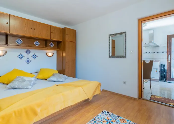 Medena, Apartment Cres