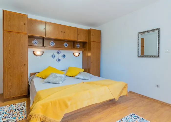 Medena, Apartment *